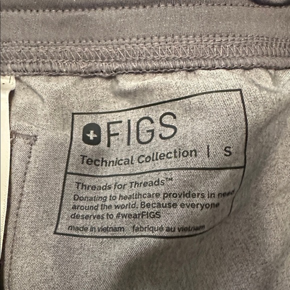 Figs Graphite Scrub Set - Picture 5 of 5